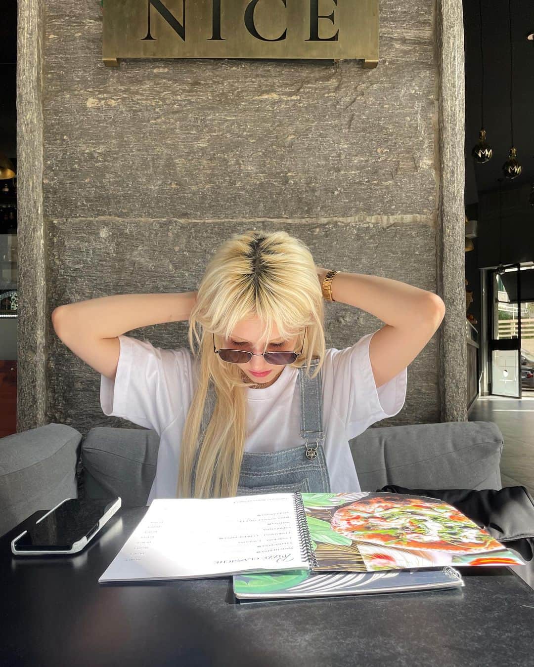 ソミさんのインスタグラム写真 - (ソミInstagram)「I look like I live here」9月24日 4時53分 - somsomi0309