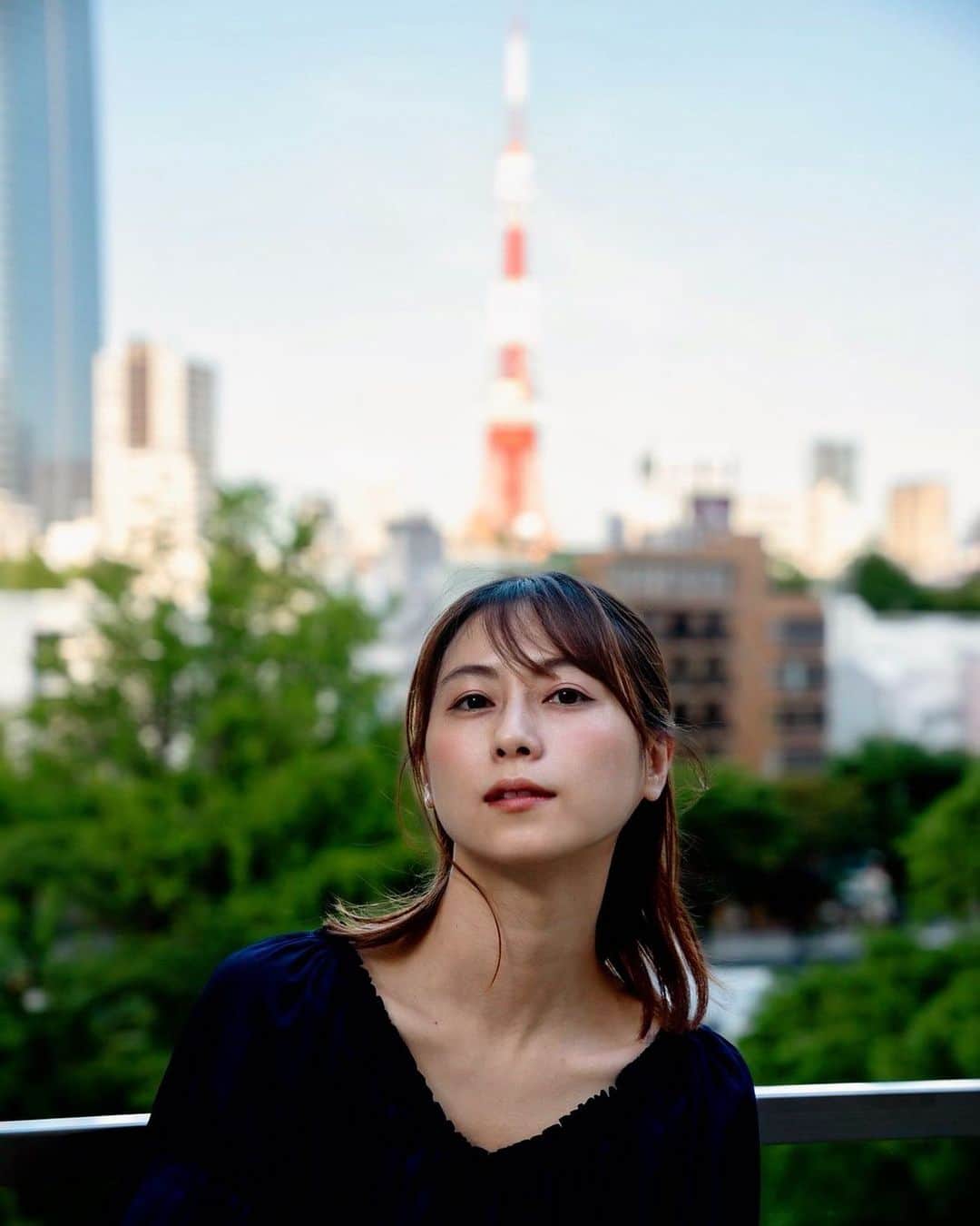 小坂温子のインスタグラム：「夏の終わり🎐✨ #涼しくなりましたね  #秋分の日  #東京タワー  #つのはえた  #立派なつの  📸@ryuji1202m  #三浦龍司  #小坂温子」