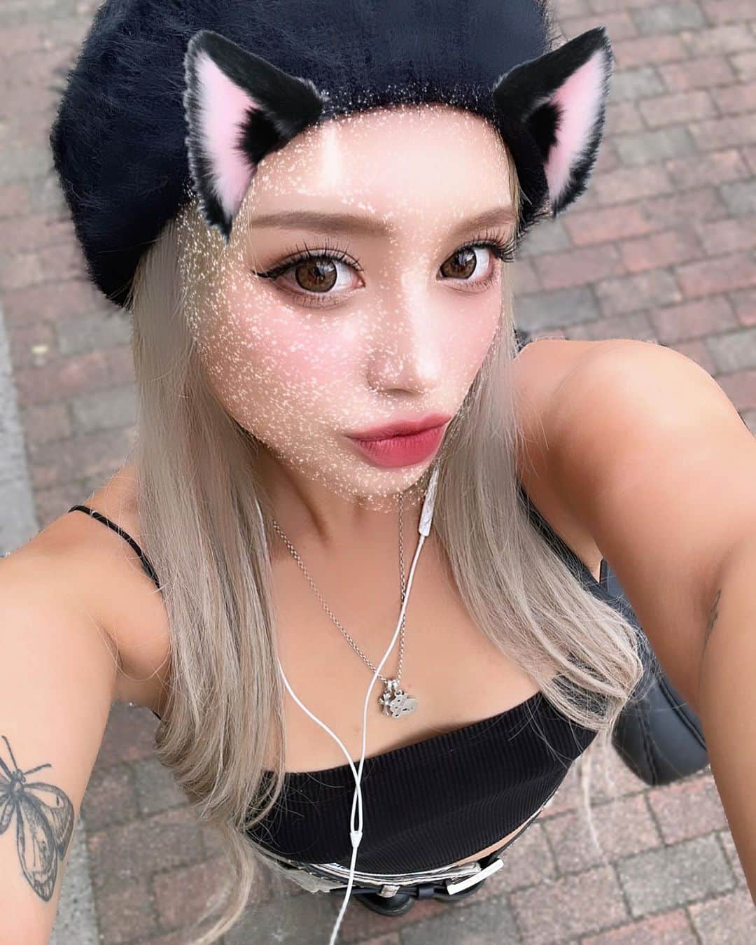 関口さくらのインスタグラム：「あなたのネコ🐈‍⬛ダヨ」