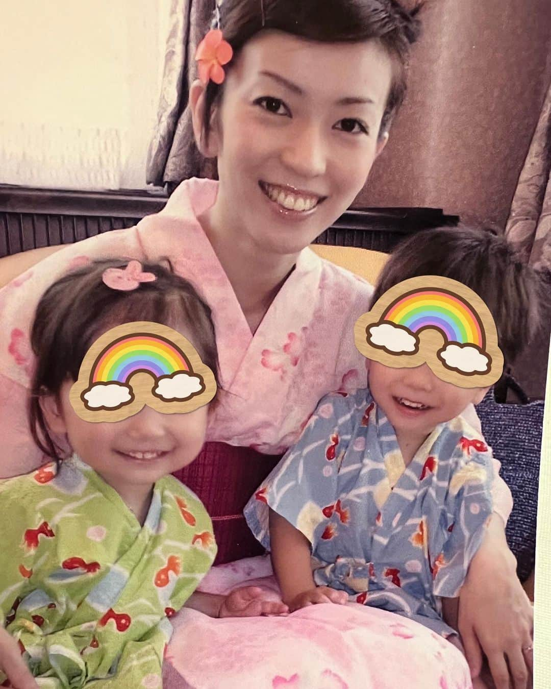 小林香織さんのインスタグラム写真 - (小林香織Instagram)「産まれた瞬間から見守ってきた生命が、いつの間にか二十歳に。 ⁡ 双子故、姉一人での子育てが大変な時もあり、泊まりで手伝いに行ってた事も👯‍♂️ ⁡ 一度に異なる2人の成長を見られたことは、とても大きな経験で、「幸せも2倍」でした。 ⁡ これからどんな人とお付き合いして、どんな社会人へとなっていくのかな。。。 ⁡ 一生、「味方のAunt Kaori」でいられるよう、叔母も努めますꕤ︎︎·͜· ⁡ 成人おめでとう。 ⁡ (↑↑↑って、こーゆー発言する時に18なのか20なのか混乱しますジャパン…) ⁡ ⁡最後は恒例の #c3po  ⁡ #双子 #二卵性双生児 #男女の双子 #twins #甥姪 #niece #nephew #成人おめでとう」9月23日 23時41分 - kaorindrums