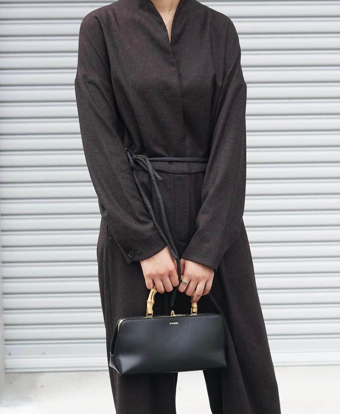 【ANN DE ARKさんのインスタグラム写真 - (【ANN DE ARKInstagram)「seya.  TORSHAVN COLLARLESS JUMPSUIT ￥89,100(tax in)  一枚で上品に仕上がるウールツイードジャンプスーツ。  優雅なショールネックラインが特徴的で、柔らかいウールの細かいツイード素材なので上品で、ハリのある生地感になっております。  ⁡ ⁡ ⁡ 詳しくはオフィシャルサイト【ARKnets】にて。 ■商品や通信販売に関しまして ご不明な点がございましたらお気軽にお問い合わせください。 ----------------------------------- オフィシャルサイトの在庫と店頭在庫は共有しております。 商品に関しましては、お気軽にコメントや店舗までお問い合わせください。 ⬇︎⬇︎⬇︎ @ann_de_ark  @arknets_official ⁡ #fashion #栃木 #宇都宮 #ショップ #セレクトショップ　#arknets #anndeark #seya #jilsander #maisonmargiela  ----------------------------------」9月23日 23時44分 - ann_de_ark