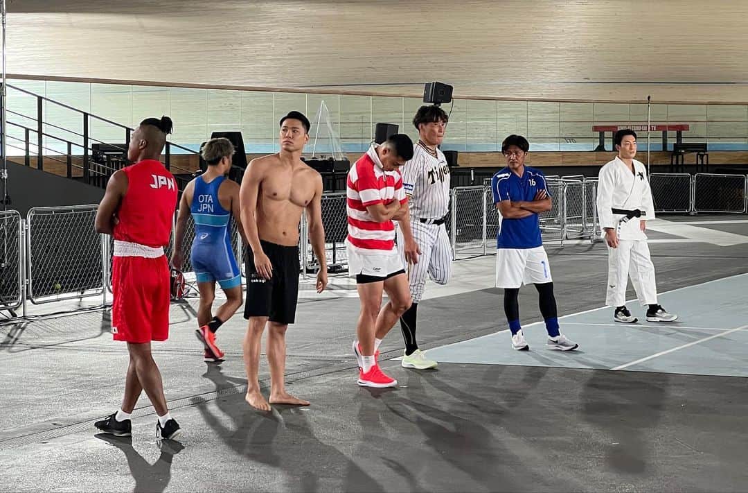 山田章仁のインスタグラム：「勝ちて〜！ (って写真) でも勝つことなんかより頭と身体を使って全力で戦うことが大事なんだ🤩 #おかえり体育会tv」