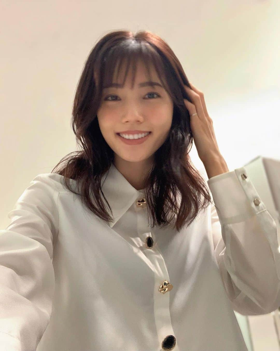 中川可菜さんのインスタグラム写真 - (中川可菜Instagram)「気持ち涼しくなったから、秋服着てみた🪽 おにゅうの服を着るとわくわくする〜 シャツ可愛いって言ってもらえた🫶  #ちなみにシャツは @loveless___official  #LOVELESS #ラブレス #です #お気に入り」9月23日 23時54分 - nakagawa_kana