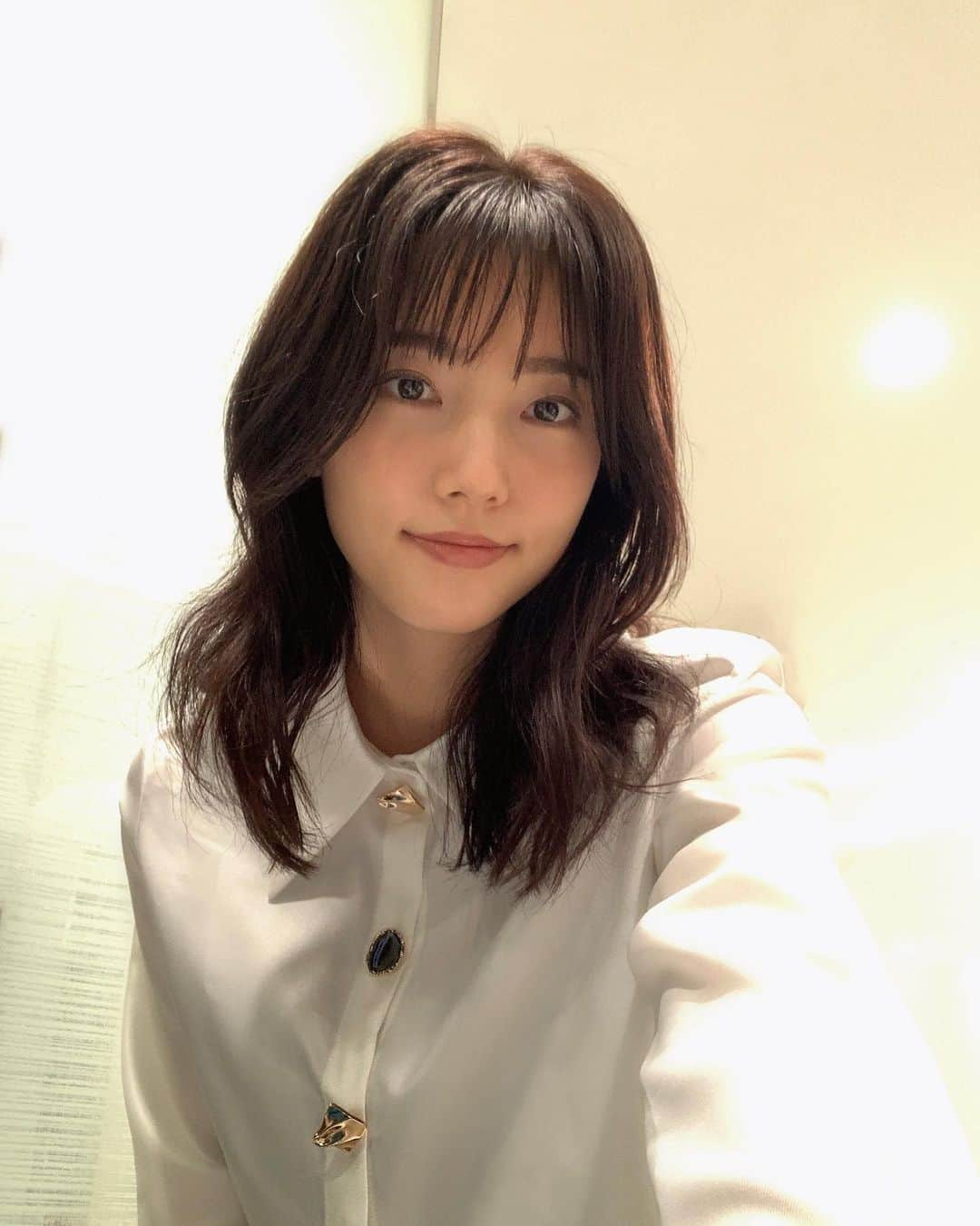 中川可菜さんのインスタグラム写真 - (中川可菜Instagram)「気持ち涼しくなったから、秋服着てみた🪽 おにゅうの服を着るとわくわくする〜 シャツ可愛いって言ってもらえた🫶  #ちなみにシャツは @loveless___official  #LOVELESS #ラブレス #です #お気に入り」9月23日 23時54分 - nakagawa_kana