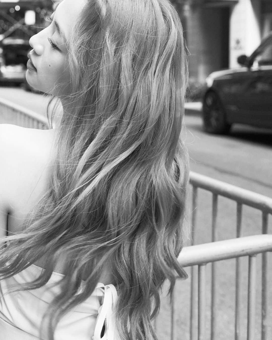 ウー・インジエさんのインスタグラム写真 - (ウー・インジエInstagram)「長髮飄逸的女子👩🏼‍🦰👩🏼‍🦰👩🏼‍🦰  #GEmmainNYFW #我要留到這麼長 #溫柔感的Me🥹🥹🥹」9月24日 0時21分 - gemma_811