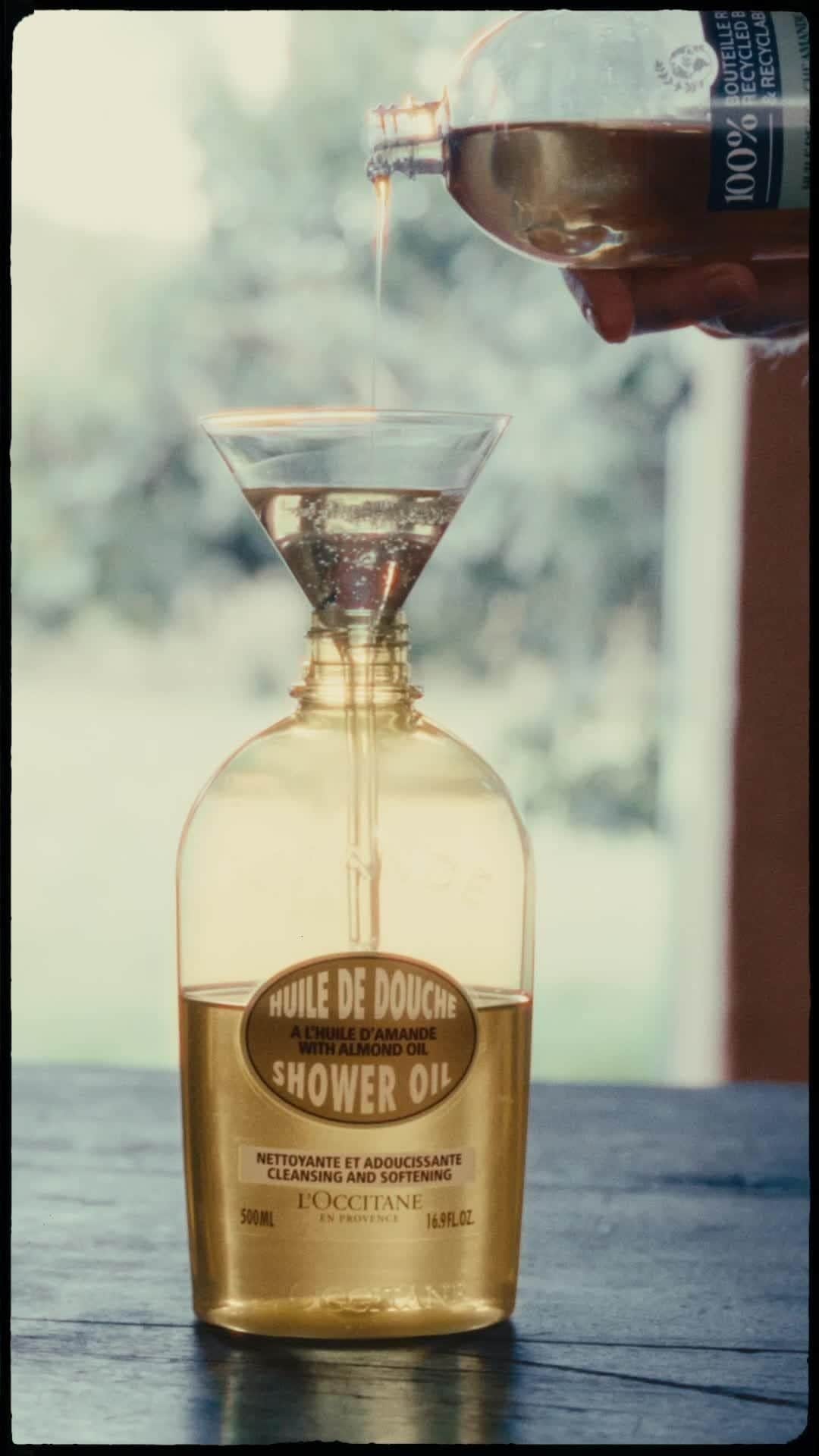 のインスタグラム：「Pump, lather, repeat!  Almond Shower Oil turns your bathroom into a spa haven, one shower at a time. #SqueezeTheDay」