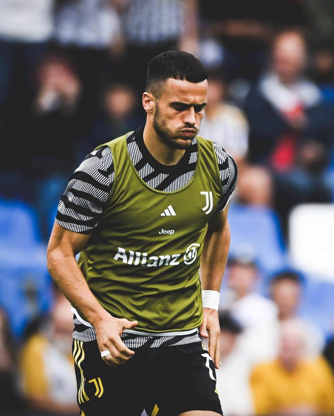 ユヴェントスFCのインスタグラム：「⚔️⚪️⚫️  #SassuoloJuve」