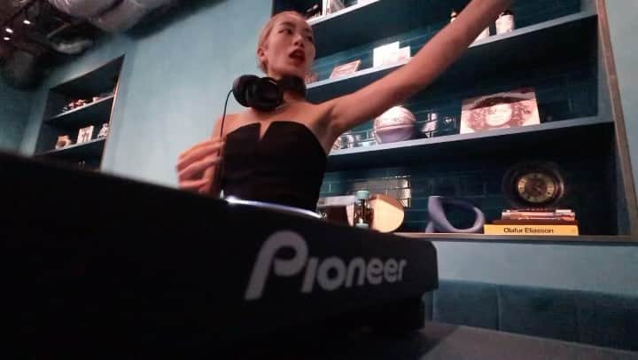 矢部ユウナのインスタグラム：「好きな音楽を皆さんに共有~🍸」