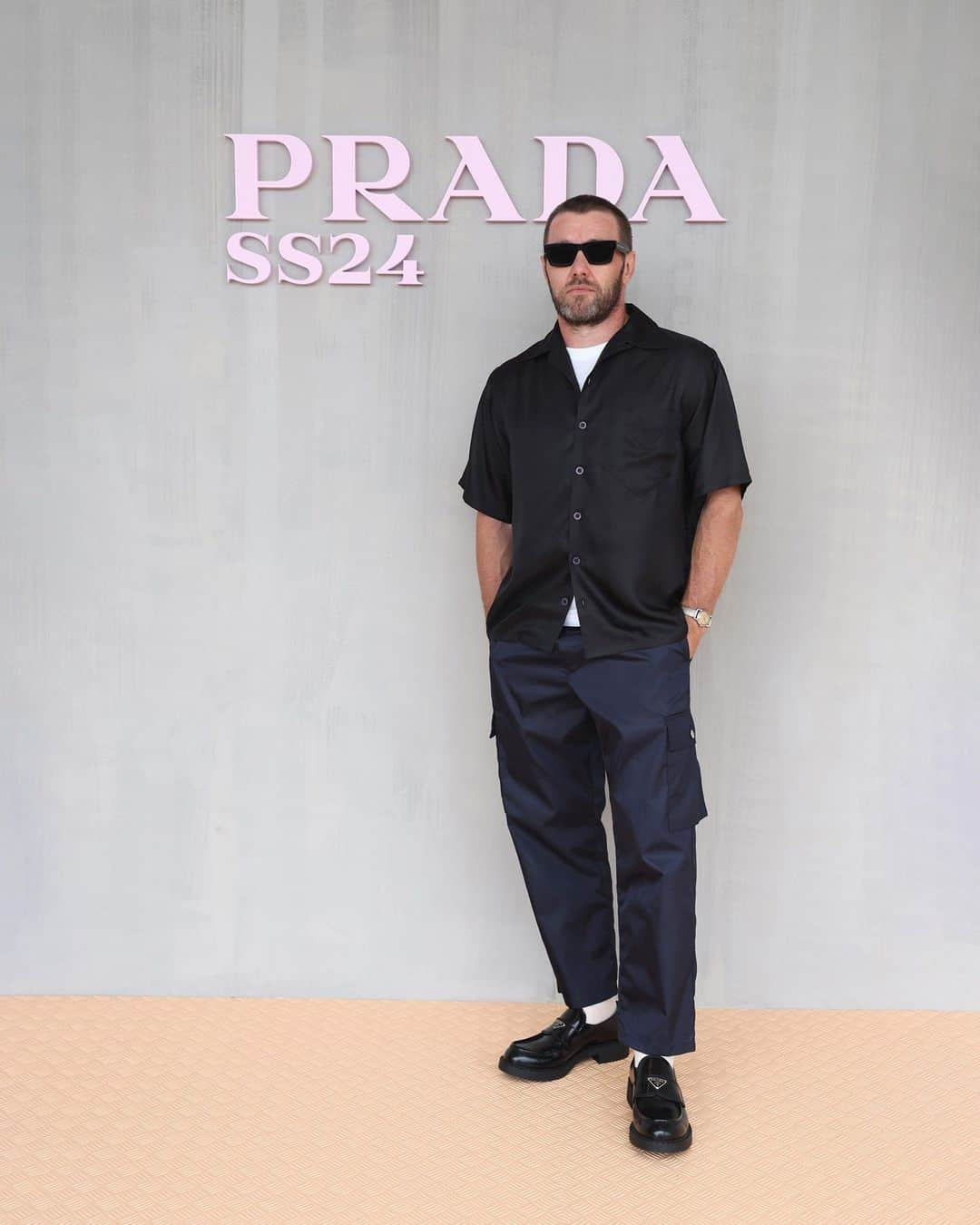 プラダさんのインスタグラム写真 - (プラダInstagram)「Prada Ambassador Scarlett Johansson, Theaster Gates and Joel Edgerton attend the Prada SS24 Womenswear Show in Milan, at the Fondazione Prada’s Deposito. Discover the collection via link in bio.   #PradaSS24 #PradaPeople #ScarlettJohansson @theastergates @joeledgerton」9月24日 1時00分 - prada