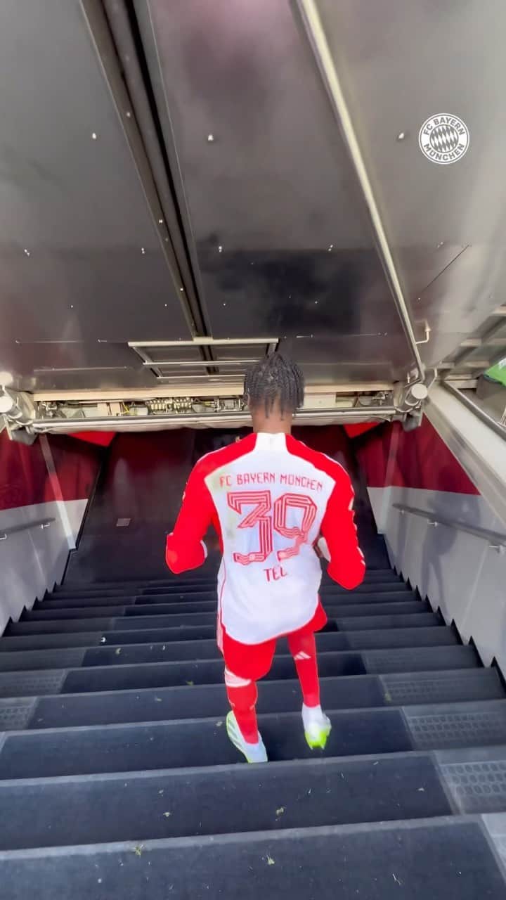 のインスタグラム：「Amazing win, boys! 🫶 #MiaSanMia」