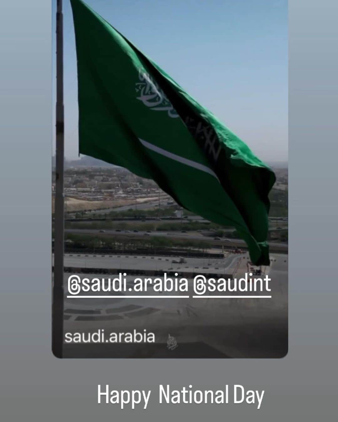 ロベルト・マンチーニのインスタグラム：「A country with deep roots into history, and a wonderful welcoming people.  I wish all Saudis a  Happy 93rd Saudi National day.」