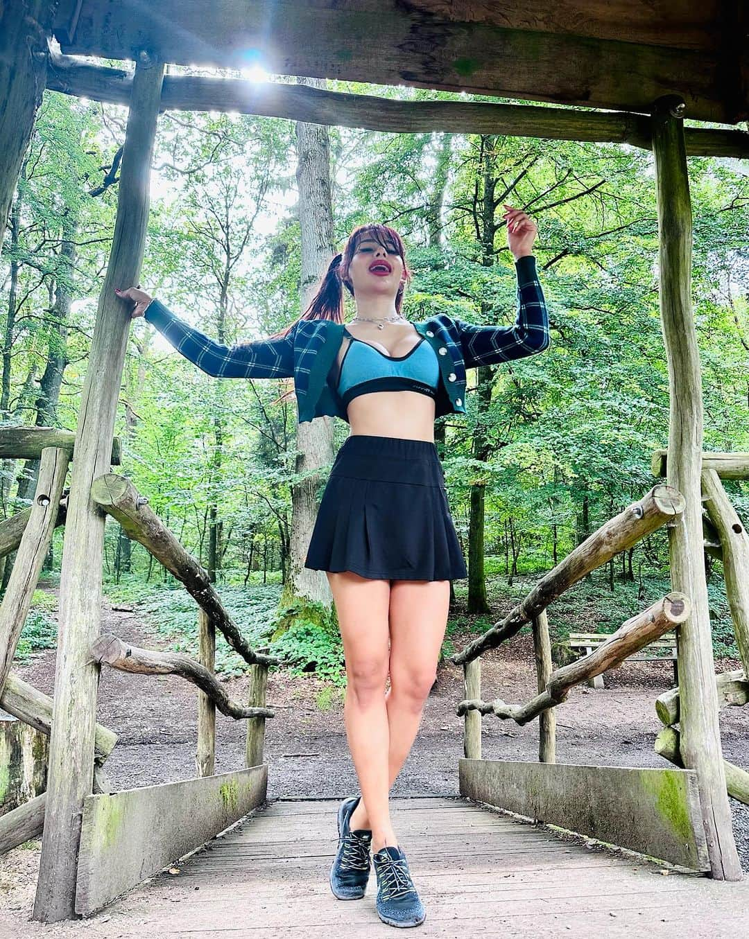 April Imanさんのインスタグラム写真 - (April ImanInstagram)「Big city girl but I gotta have my nature too 🌿🌲🍀🌳💚 . . . . #apriliman #yogadaily #yogagirl #summertime #summervibes #summerstyle #summeroutfit #ootdfashion #fashionblogger #modellife #modeling #feminine #womanstyle #worldtraveler #globetrotter #naturelovers #natureshots #greenforest #sportygirl #sportychic #activewear #activegirl #pigtails #cutehairstyles #hikingadventures」9月24日 1時26分 - april_iman