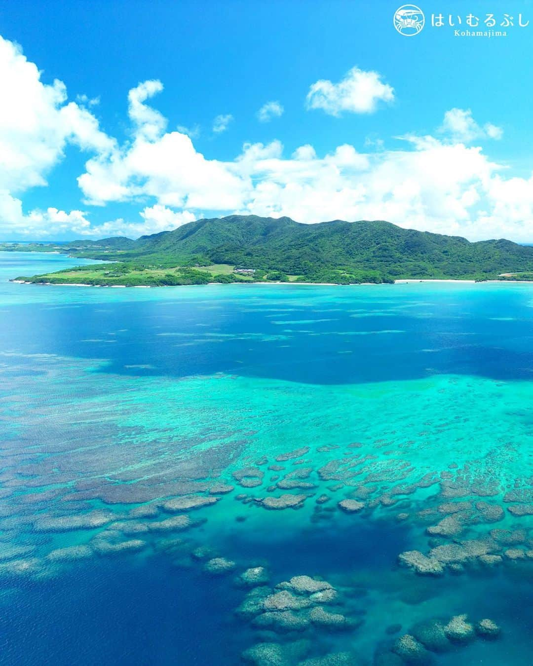 HAIMURUBUSHI はいむるぶしさんのインスタグラム写真 - (HAIMURUBUSHI はいむるぶしInstagram)「小浜島・はいむるぶしから癒しの風景をお届けします。 八重山の島々を外洋から守るサンゴ礁。 島とリーフの間にはイノー(礁湖)が広がり、多種多様な海洋生物が生息する豊かな海… 国内最大のサンゴ礁「石西礁湖」は世界に誇る島人の宝です。 #沖縄 #八重山諸島 #サンゴ礁 #海 #離島 #リーフ #景色 #旅行 #石垣島 #小浜島 #リゾート #ホテル #はいむるぶし  #japan #okinawa #islande #blue #coral #sea #reef #lagoon #beautiful #scenery #travel #resort #hotel #lastsummer #haimurubushi」9月24日 1時34分 - haimurubushi_resorts