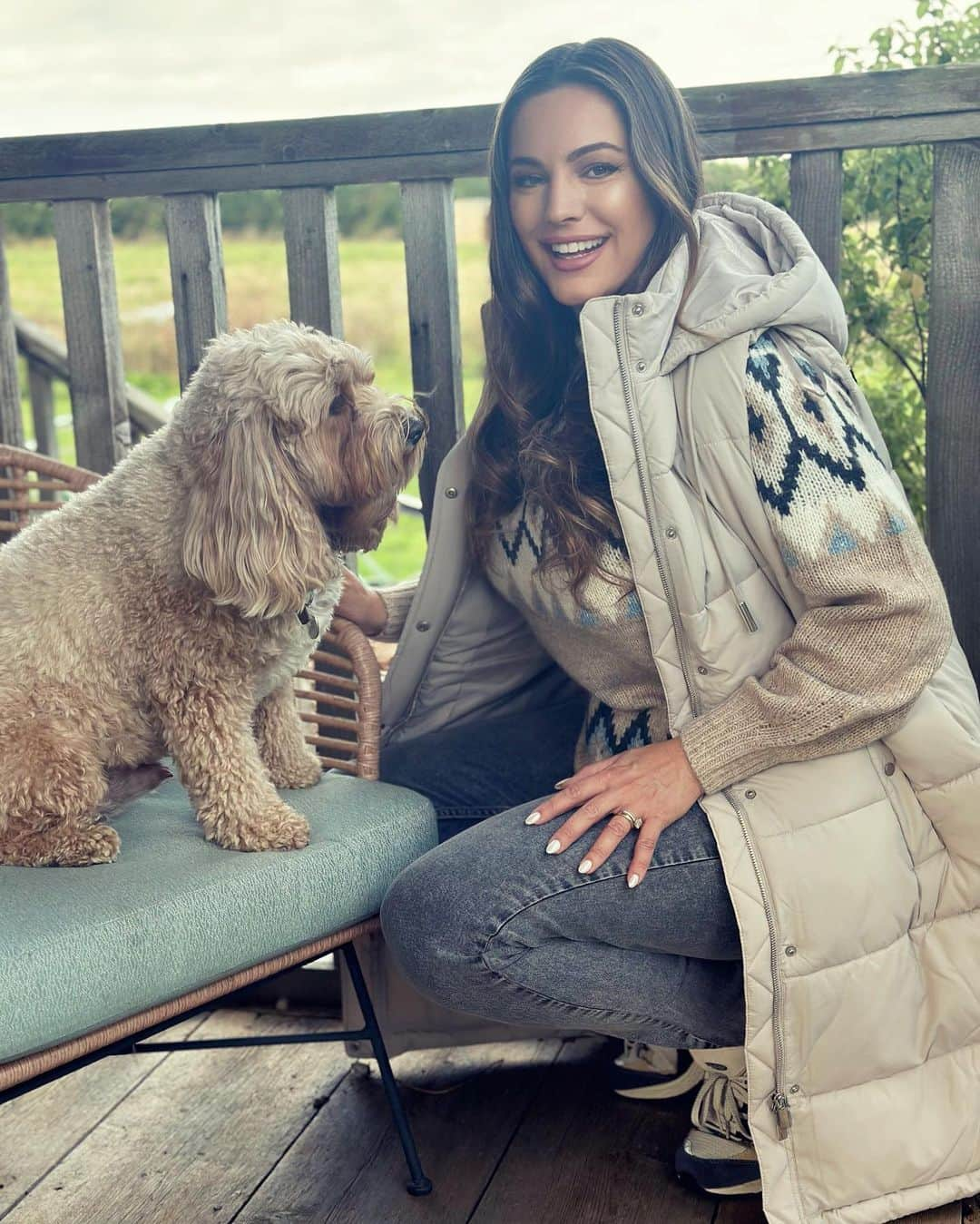 ケリー・ブルックさんのインスタグラム写真 - (ケリー・ブルックInstagram)「Cabin Fever 🥵 thanks @fandfclothing for Kitting me out this Autumn!!! All the Layers! #fandfclothing #Tesco #Ad 📸 @jeremyparisi」9月24日 2時10分 - iamkb