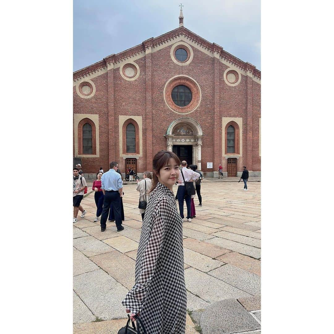 久代萌美さんのインスタグラム写真 - (久代萌美Instagram)「☺︎ 色んなものをたくさん食べてます🇮🇹  #ミラノカツレツ #エレファントサイズ🐘」9月24日 2時04分 - kushiro_moemi