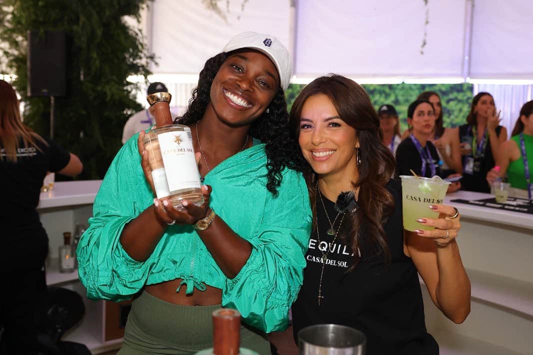 エヴァ・ロンゴリアさんのインスタグラム写真 - (エヴァ・ロンゴリアInstagram)「That’s a wrap on the @gdlopen 🎾 So great to have had @casadelsoltequila be a part of it and witness such an incredible group of women competing in the best city.」9月24日 2時18分 - evalongoria