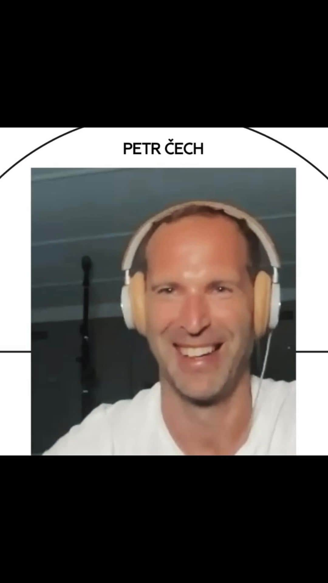 ペトル・チェフのインスタグラム：「PETR ČECH (@petrcech) o tom, co v mládí rozhodlo pro fotbal místo hokeje 🗣️ Celou epizodu najdete na Herohero 💣💥 #bombyktyci #petrcech」