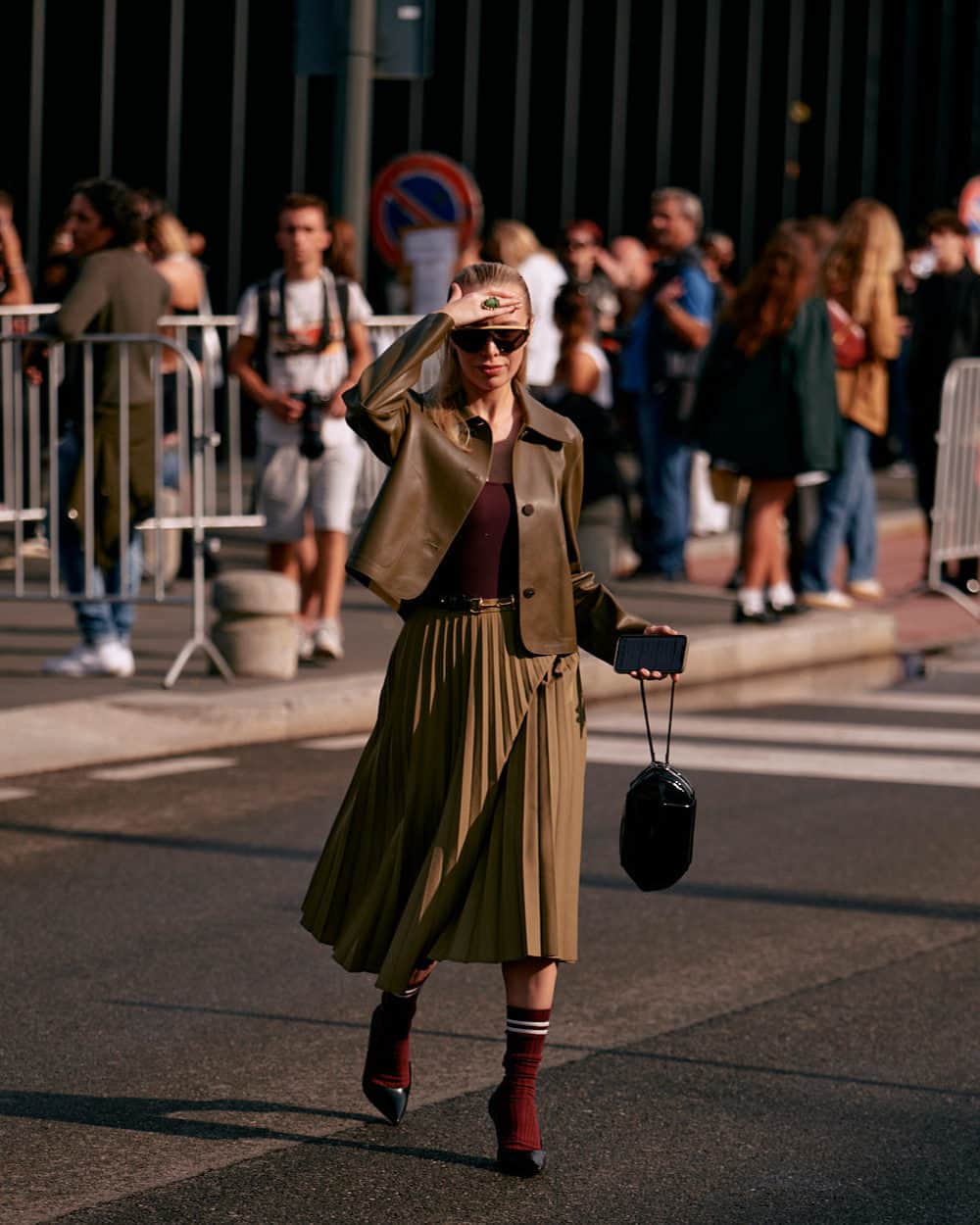 Fashion Weekさんのインスタグラム写真 - (Fashion WeekInstagram)「#Streetstyle outside of Gucci SS24.」9月24日 2時15分 - fashionweek