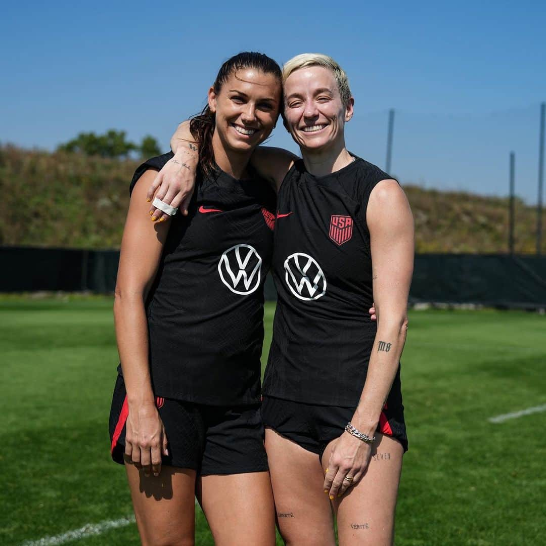 ミーガン・ラピノーさんのインスタグラム写真 - (ミーガン・ラピノーInstagram)「Pinoe’s final training 💙❤️」9月24日 2時25分 - mrapinoe