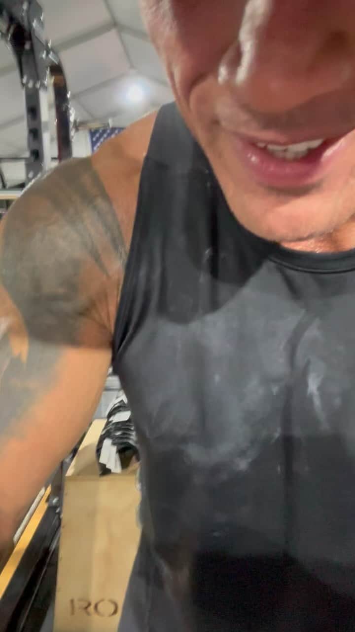 ドウェイン・ジョンソンのインスタグラム：「Midnight workout and feeling energized and cool in my new @thechrisjanson @bassproshops 🧢   Proud of all your music success “blues man” but most importantly, I’m always happy to support good, kind hearted human beings making impact on people’s lives- that’s the super power.   Let’s go fishing soon and hell yeah I’m still singing in keys that don’t exists just like when I was singing in those honky tonk bars on lower Broad in Nashville when I was 15 🤣👊🏾  Keep livin’ the dream, brother and God bless Tennessee 🥃🥃  #bluesman #peopleschamp #basspro 🎣🧢🥃」