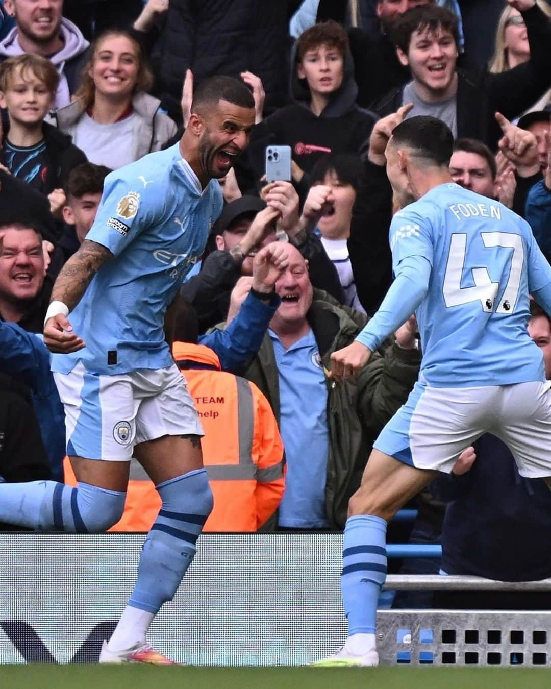 カイル・ウォーカーさんのインスタグラム写真 - (カイル・ウォーカーInstagram)「Great result today. 6️⃣ on the bounce let’s keep this going.」9月24日 2時49分 - kylewalker2