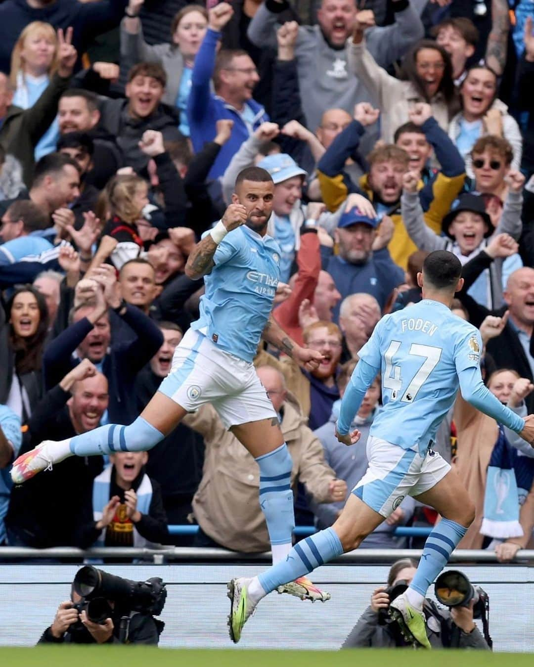 カイル・ウォーカーさんのインスタグラム写真 - (カイル・ウォーカーInstagram)「Great result today. 6️⃣ on the bounce let’s keep this going.」9月24日 2時49分 - kylewalker2