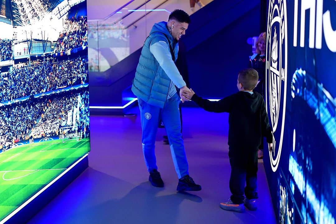 エデルソン・モラレスさんのインスタグラム写真 - (エデルソン・モラレスInstagram)「@mancity 👍🏻」9月24日 2時55分 - ederson93