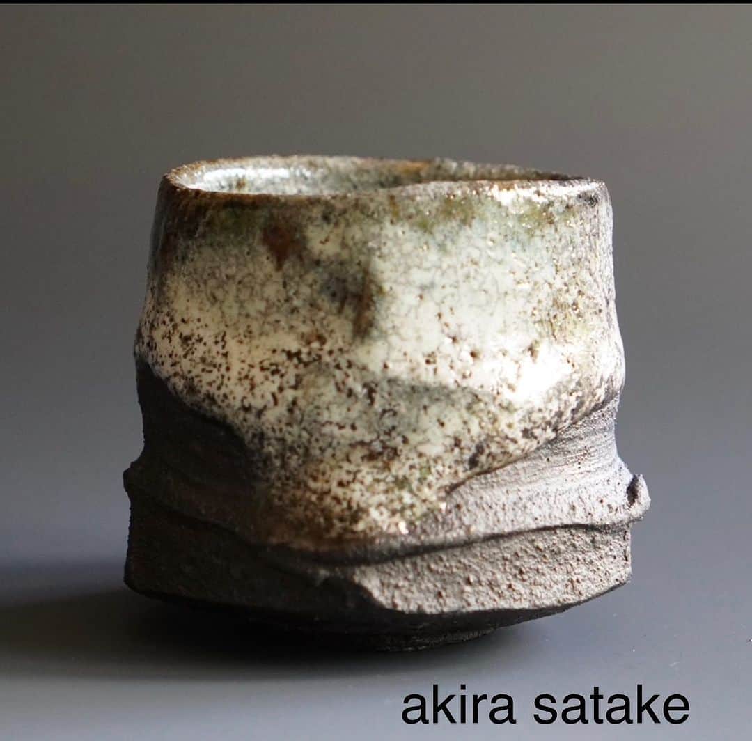 佐竹晃のインスタグラム：「CONVERGENCE 3  There are still a few spots left.- 3 Day Online Workshop with Ken Matsuzaki and Akira Satake  September 26-28  11am~2pm (EDT US) $350.00 Please go to https://akirasatake.com or link in my bio. Then click workshop! . Please join us for this three day Zoom Online Workshop with Ken Matsuzaki (in Mashiko, Japan) and Akira Satake (in Asheville, North Carolina) as we explore the unique approaches of two potters from completely different backgrounds. . A few days after the workshop ends, we will share a link to enable students to view a recording of the entire workshop. The video will be available for one month. . Ken Matsuzaki, one of Japan's most important potters, brings over 55 years of experience, extending from a rich tradition of Japanese ceramics in which he has found his own distinctive style.  . In contrast, Akira Satake hails from Japan but discovered pottery in his 40s after pursuing a career in music in New York City. Essentially self-taught, he has developed his unmistakable esthetic through experimentation, observation, and lots of trial and error.  Despite their diverse paths they resonate together, and with Convergence 3 participants will be able to witness their creative synergy in action. During the workshop, Satake will spotlight Matsuzaki as he demonstrates and explains the long standing traditions of Japanese pottery in glazing, firing techniques, materials, and making, while also sharing some of the techniques of his well-known original style.  Satake will showcase, discuss and demonstrate his personal approach, rooted in an outsider's perspective and philosophy.   Day 1 - Chawan (ceremonial tea bowls), yunomi (tea cups) and guinomi (sake cups) and more. Ken and Akira will demonstrate throwing tea bowls and share insights and their philosophy about chawan.  Day 2 - Tsubo and sculptural vessels. Ken and Akira will demonstrate their signature styles of tsubo, vase and plate making.   Day 3 -  Glazing, clay choice and preparation, firing and kilns. Ken and Akira will talk about and demonstrate glaze application, including Japanese Shino, Oribe, Nuka glazes and many more.」