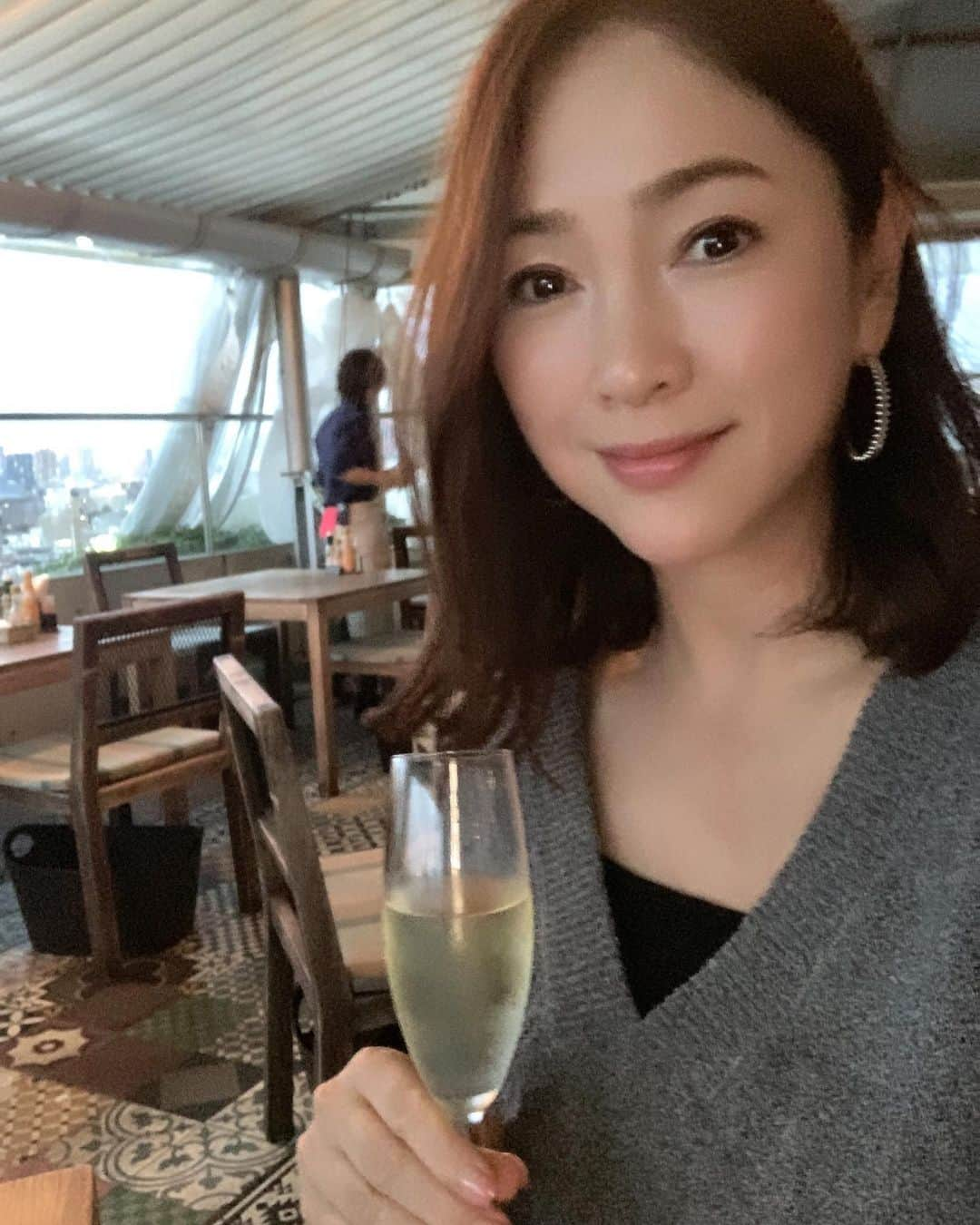 田中悦子のインスタグラム：「代官山のメキシコ料理やさん。  またリールで載せるね❣️ 夜景が見えるテラス席がすっごくいいよ😘👍  #haciendadelcielo #代官山 #メキシカン #メキシコ料理」