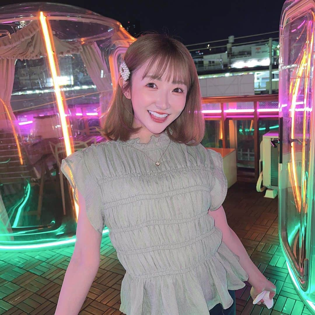 三村遙佳のインスタグラム：「.  映えドーム🇰🇷 キラキラしてて綺麗だったよ🌈 まゆちんがいっぱい撮ってくれた〜📸ありがとう❤︎ 早く韓国行きたいな🇰🇷✈︎  빨리 한국에 가고싶다.  #japanesegirl #model #sexy #selfie #animegirl #셀카 # 셀스타그램 #패션스타그램 #데일리 #asiangirl #cosplay #좋 아요 #맞팔 #YouTube #グラビア #日系穿搭 #女孩 #소녀 #长发 #japan #girl #followme #ootd #关注 #lingerie #summer #knit #onepiece #date #新大久保」