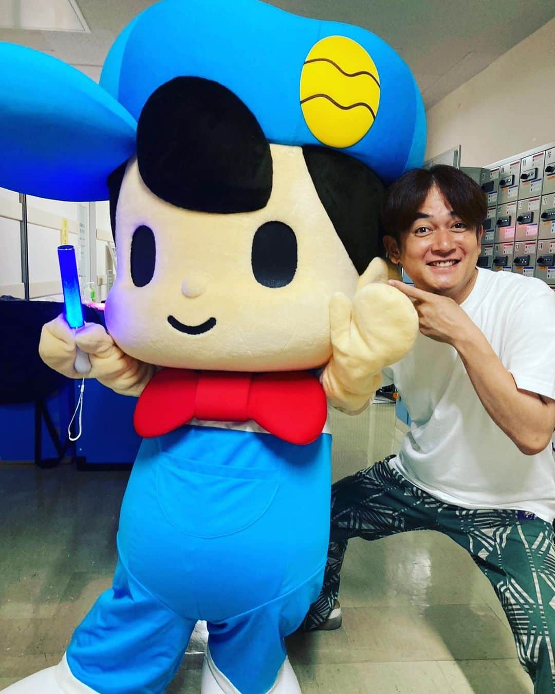 中西茂樹さんのインスタグラム写真 - (中西茂樹Instagram)「いとこよ。今日は名作くんイベントや。楽しみやで。 #なすなかにし #従兄弟 #名作くん #横浜 #新都市ホール  #夜の部は17時半 #当日券あるよ #来てね」9月24日 13時35分 - nasunakanakanishi