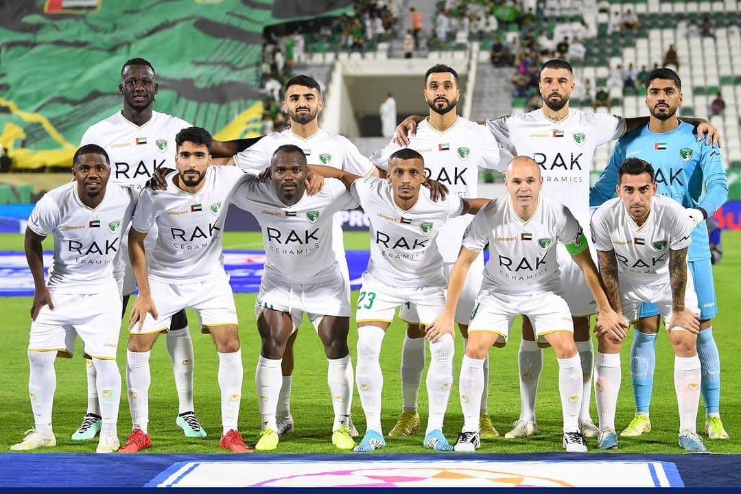 フランシスコ・アルカセルのインスタグラム：「Good job guys, let's go!! ⚽️👏」