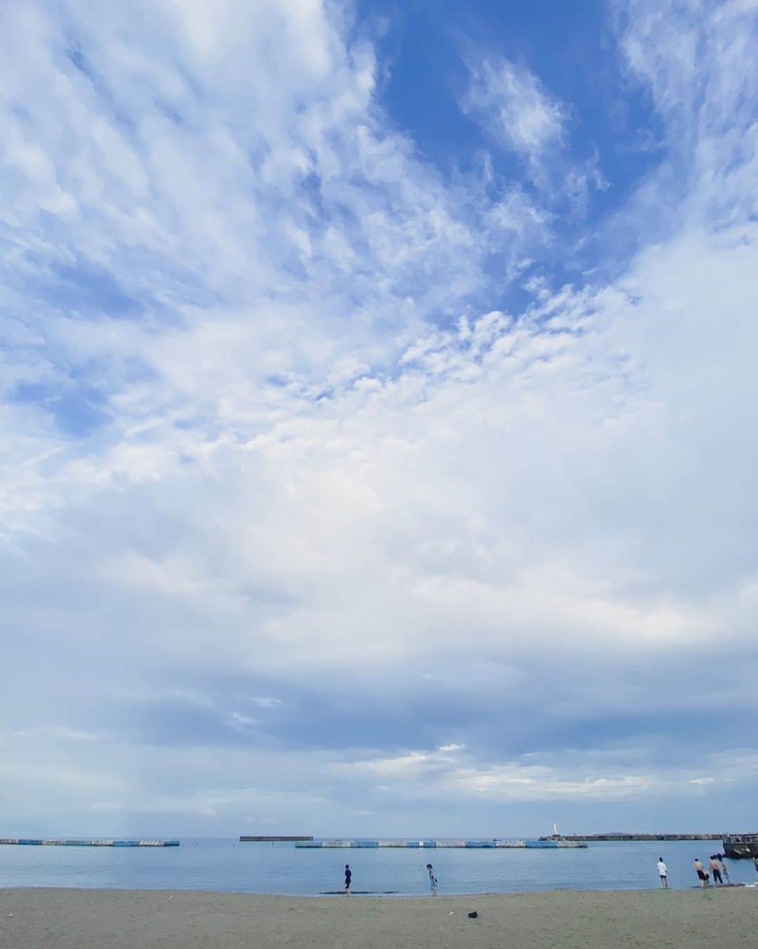 Fushimi natsukiのインスタグラム：「大好きな空と海、たくさん見れてしあわせ。  付き合ってくれた2人に大感謝👭」