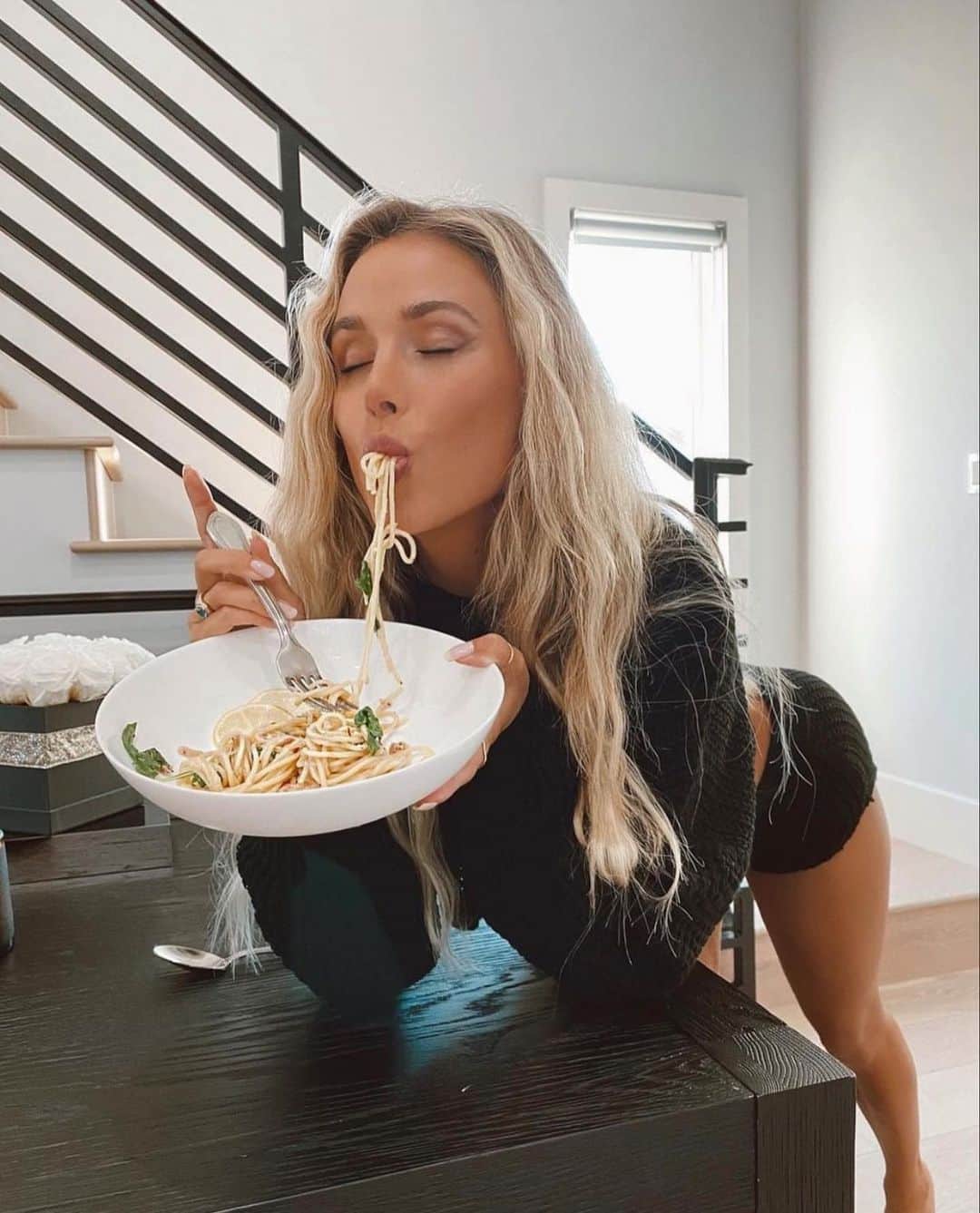 Daniella Graceのインスタグラム：「A love story.. 🍝👩🏼‍🍳」