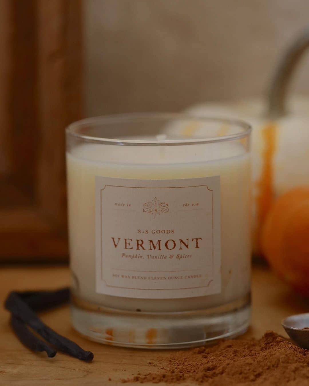 Sazan Hendrixさんのインスタグラム写真 - (Sazan HendrixInstagram)「Happy first day of fall! From my heart to your home… I am so excited to welcome the newest and coziest member of our S+S goods candle family!🍂🎃  VERMONT, picturesque landscapes and captivating charm, became the backdrop for our very first S+S Goods brand campaign, a place where the magic of fall is at its peak. It was during those moments that I knew I had to capture the essence of this extraordinary season in a candle one day 🤎  It took us a year to perfect this candle and I’m so proud of it. This candle was a labor of love, carefully crafted in a soy wax blend with the perfect notes of Vanilla, Pumpkin, and a medley of secret spices. I hope it brings you the same joy, comfort, and coziness that autumn has always brought to my life. I can’t wait for you to burn this one!!🤩 Tap link in my bio and get yours before it’s gone 😚🍁💫 #SSGoods #candleseason #firstdayoffall」9月24日 5時16分 - sazan