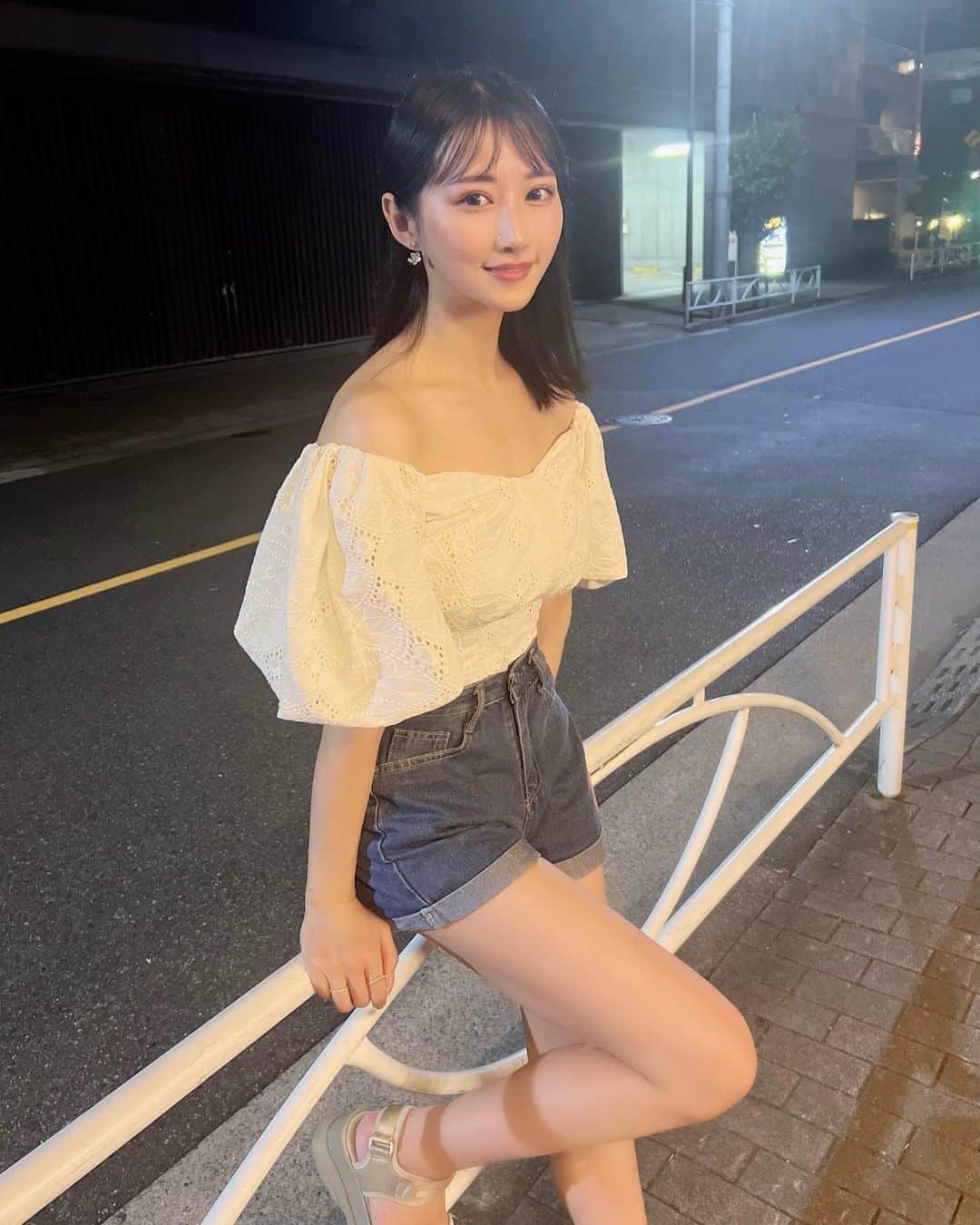 のインスタグラム：「おはよ☀️ 夜はさむくなってきて、、もう秋が来てるね🍁  #1日1川瀬」
