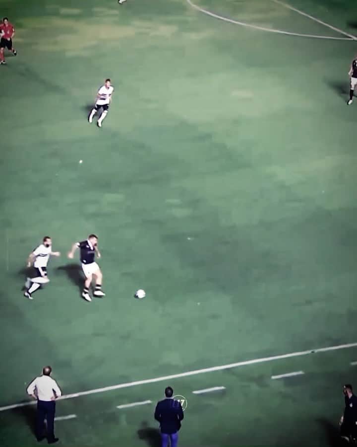 のインスタグラム：「Vasco x coritiba 🐶❤️⚽️💢  #resistiremos💪  #gigantedacolina」
