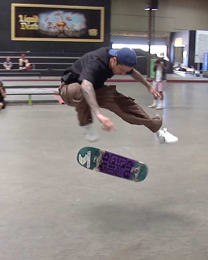The Berricsのインスタグラム：「🚨 @luanomatriz Vs. @chrisroberts and The Legion of Doom is now LIVE!! 🚨   Hit the link in bio to watch @luanomatriz & @chrisroberts and The Legion of Doom in Round 2 now playing on TheBerrics.com #skateboardingisfun #berrics #batb13   *Autographed Luan Oliveira Round 2 BATB 13: Freedom Finals Night Ticket Boards are available now in The @berricscanteen ! @cariumaskateboarding @primitiveskate」