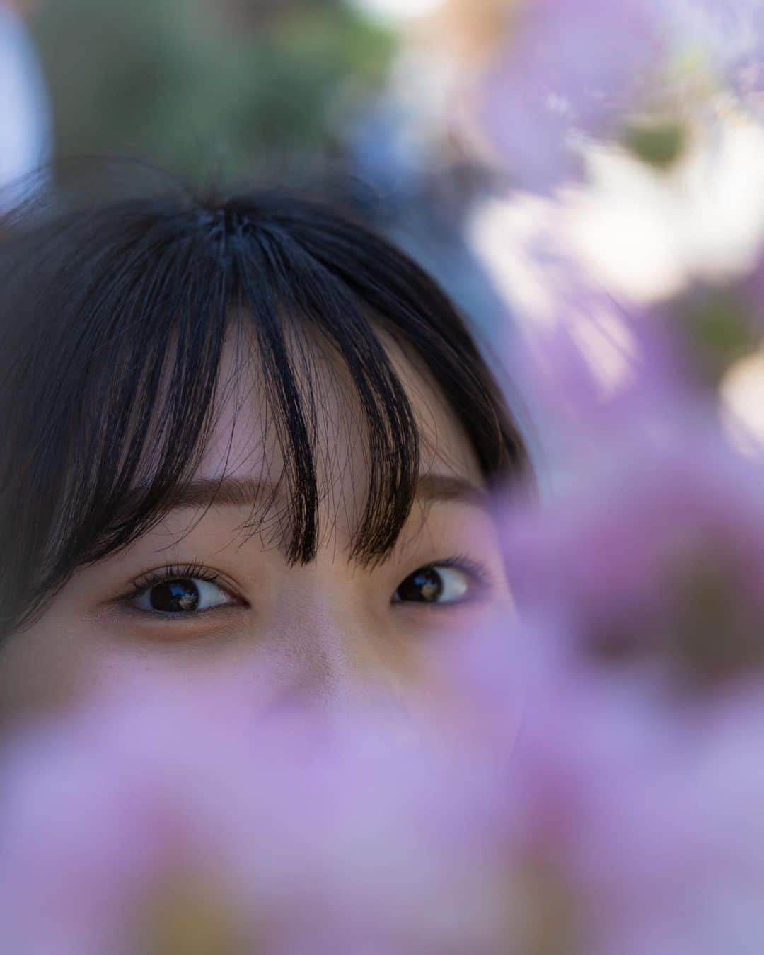 前野えまのインスタグラム：「舞台「風間四兄弟妹」 いよいよ最終稽古！ いってきます！ ・ ・ photo by : @at.m0sphere  ・ ・ #goodmorning  #flowerphotography  #eyesphotography  #haveagoodday  #girlportrait #actress #actor #girl #photography #portrait #japanesegirl #portraitphotography #daily_phot_jpn #japan_daytime_view」