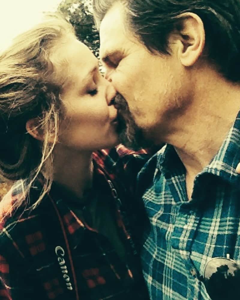 ジョシュ・ブローリンのインスタグラム：「It's in moments like these that move me -- our foreground assaults of any backdrop. It could be us then or us now, the kisses that create us. They are all at once sexy and smart and more stripped down than I've ever known us to be. You're a force who demands the experience of deepening, and I thank my lucky stars that you chose me to want to share all this with. Fierce ain't for everyone. Most people want their cake and their icing left at the back door and they don't want you to knock too loud when you leave it. We are a more feral bunch. You can see it in our little girls, as they already embrace the dirt clod voices that are theirs and not the masquerading whispers of that weakest vocabulary word: etiquette. Kindness and the surety that every voice is unique and beautiful and worthy and has the capacity to sing becomes us.  We sing.  And we kiss.  And I celebrate  the pirate ship  that is you.  Love and foreverly.  Happy Anniversary.  ❤️❤️❤️❤️❤️❤️❤️  @kathrynbrolin」