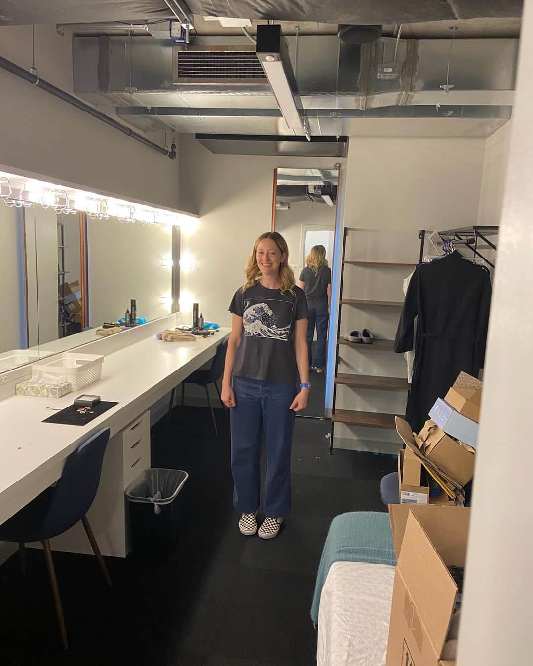 ジュディ・グリアのインスタグラム：「Me in my first (I’m writing first cause I want there to be more) dressing room at Steppenwolf last summer. This was closing day. All my stuff off the mirrors. Flowers taken home. Everything packed up. Smiling but I really wanted to cry because it was over.」