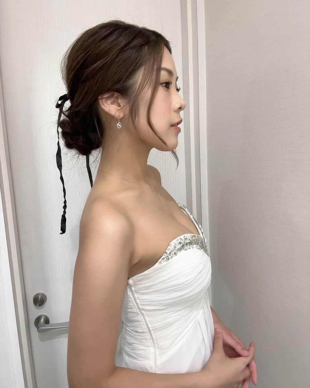 のインスタグラム：「久しぶりのドレス🤍」