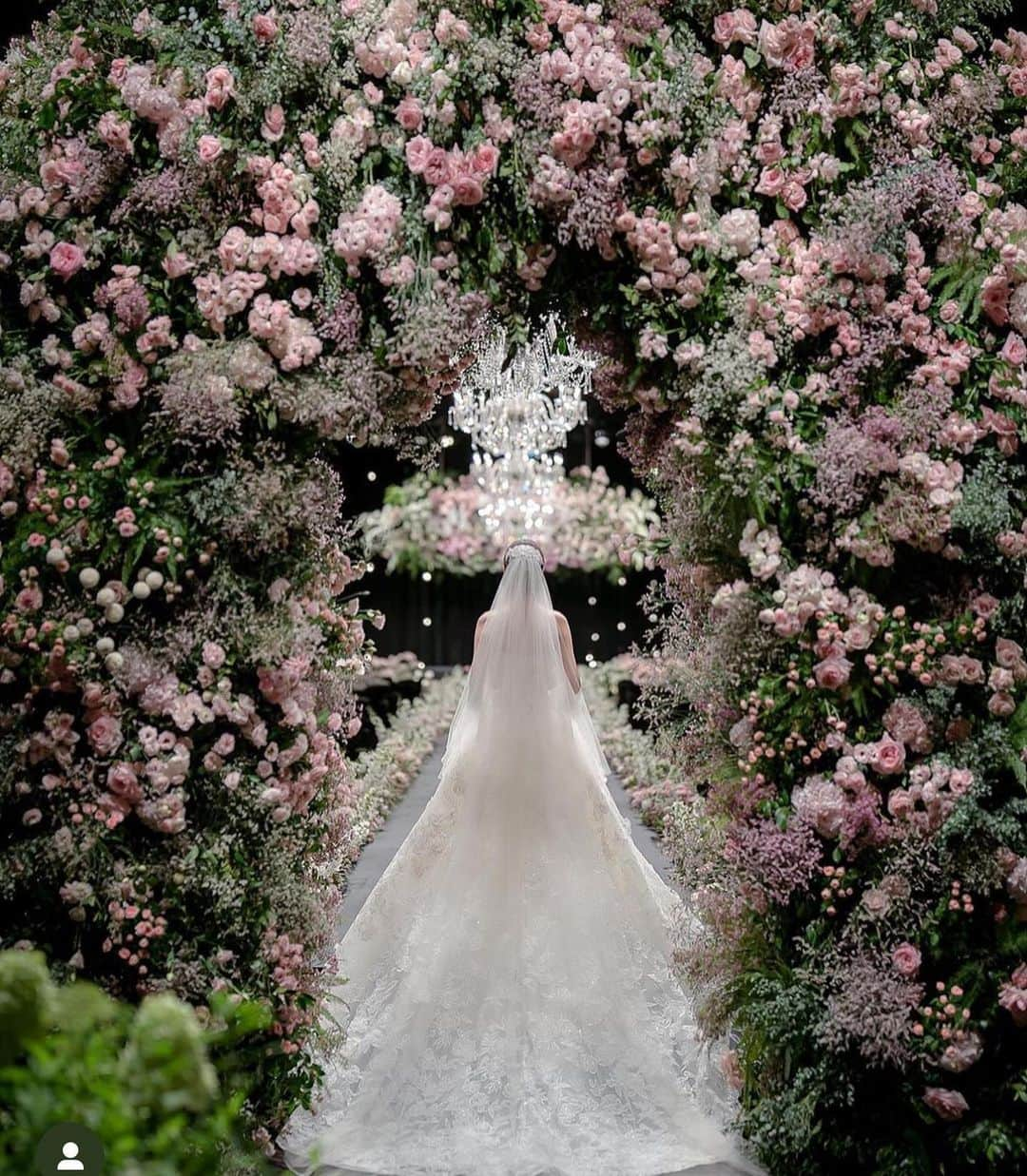 SOYOO BRIDALさんのインスタグラム写真 - (SOYOO BRIDALInstagram)「.  [ SOYOO BRIDAL x ELIE SAAB ] 🏷️   너무 아름다웠던 예식 🤍   @soyoobridal_official  @eliesaabbridal  @katie_kte  @laciel.co.kr  @seongjin_oh_marystudio  @kimchungkyung_hairface  @gravity_visual   #소유브라이덜 #엘리사브 #퍼스트웨어 #꿈의드레스🫧」9月24日 8時51分 - soyoobridal_official