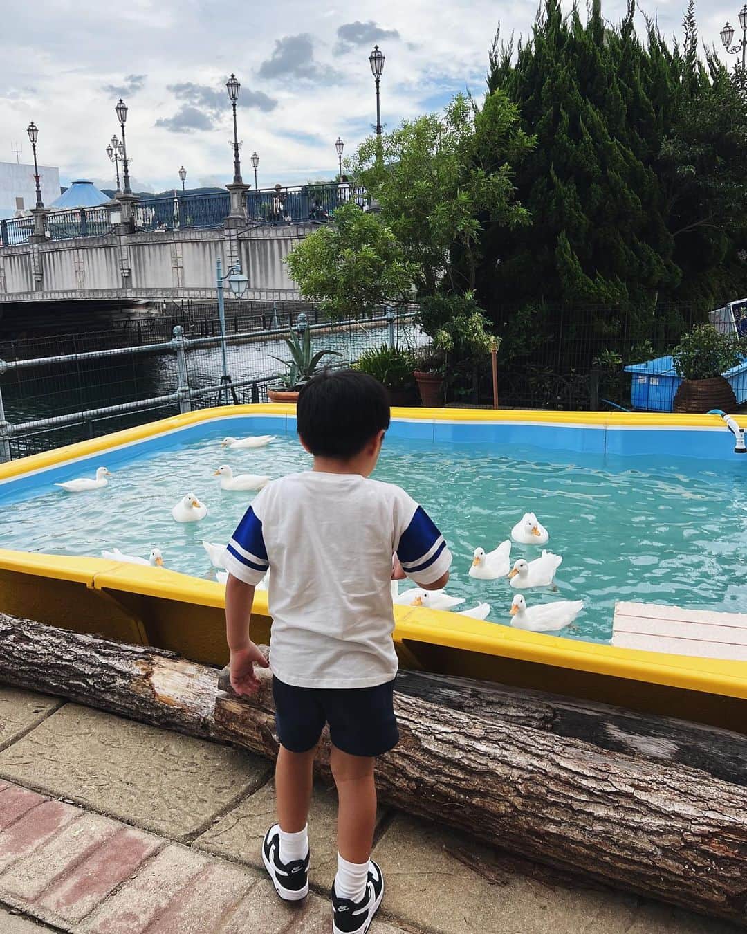 Rionaさんのインスタグラム写真 - (RionaInstagram)「.  BBQしたり、花火見たり 最後に夏を満喫出来た日 🩵🩵  . #お出かけ #お出かけスポット #お出かけ日和  #男の子ママ #兄弟ママ #育児ママ #子育てママ #3歳差育児 #3歳差兄弟 #ザラコーデ  #ザラキッズ #ザラキッズコーデ #子供服」9月24日 8時56分 - riiioona