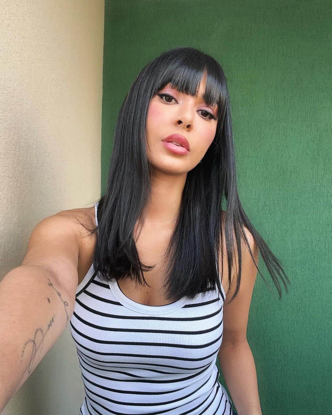 Gabriela Salesのインスタグラム：「Um close aleatório quando a luz tá boa 🤪」