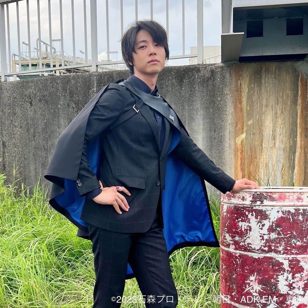 熊木陸斗のインスタグラム：「4話いかがでしたか？ スパナが上からの指示で合流しましたね！ 上とは…🤔 今後の展開をおたのしみに！  1枚目（photo by 錆丸） 2枚目、蓮華&錆丸コンビと📸（photo by りんね）  #仮面ライダーガッチャード #蓮華 #錆丸 #りんね #ミナト」