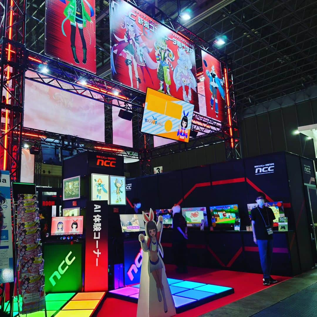 NCC新潟コンピュータ専門学校のインスタグラム：「TGS2023最終日となりました！ 本日は日曜日ということもあり、昨日以上に朝から賑わっております！  NCCの学生も本日TGSに参加するので、色々なゲームを体験して作品制作の糧にして欲しいですね！  #tgs2023 #東京ゲームショウ2023 #ゲームショウ #イベント #ncc #新潟コンピュータ専門学校 #幕張メッセ」