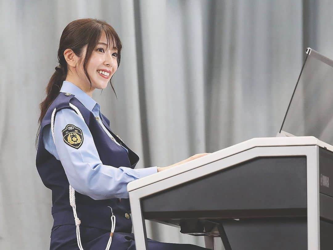 小椋寛子さんのインスタグラム写真 - (小椋寛子Instagram)「交野警察署の1日警察署長をさせていただきました😊 暑い中お越しくださった皆様ありがとうございました🙇‍♀️✨  地元の交野で1日警察署長をさせていただき、演奏もでき幸せでした🥰 交野警察署の皆様お世話になりました🙇‍♀️✨  #交野 #交野市 #交野警察署 #1日警察署長 #エレクトーン #エレクトーン演奏」9月24日 10時48分 - ogura_hiroko