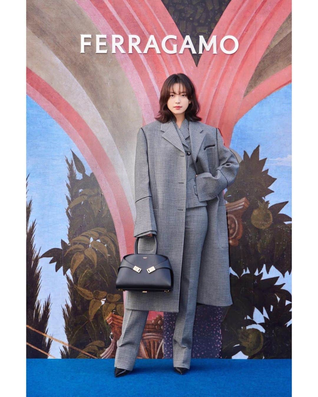 ハン・ヒョジュさんのインスタグラム写真 - (ハン・ヒョジュInstagram)「@ferragamo @_maximiliandavis_  #ferragamo #ferragamoss24」9月24日 11時51分 - hanhyojoo222