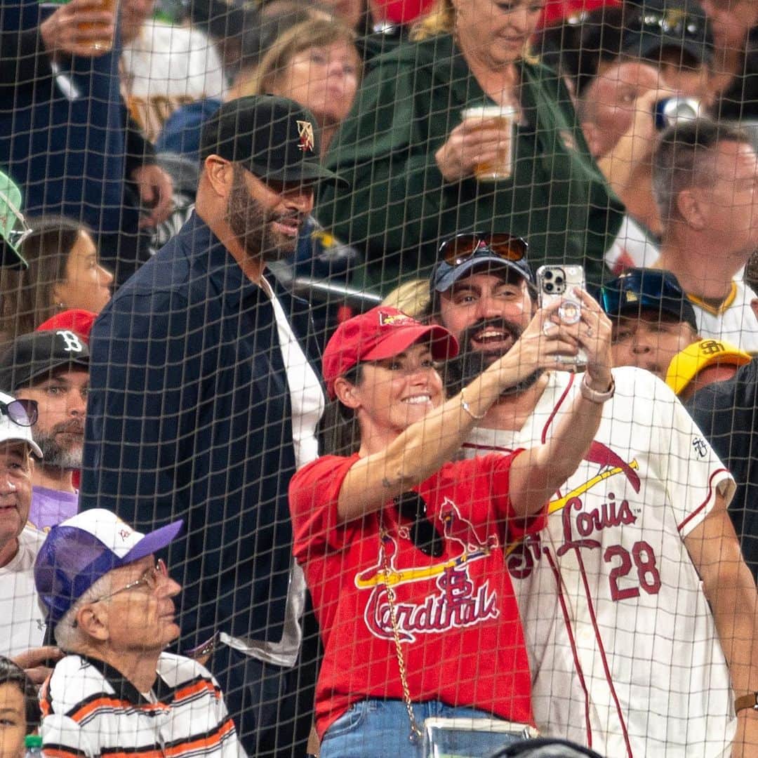 セントルイス・カージナルスさんのインスタグラム写真 - (セントルイス・カージナルスInstagram)「A familiar face in the crowd on the one-year anniversary of 700!」9月24日 12時04分 - cardinals